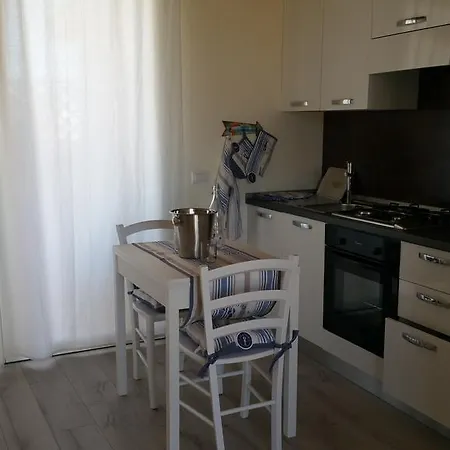 Splendido Attico Monolocale 아파트